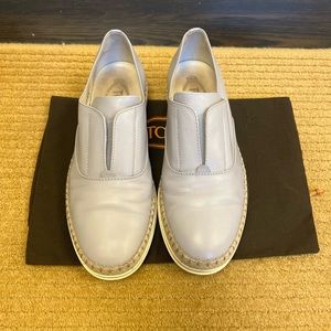 Chic Tod’s flats!